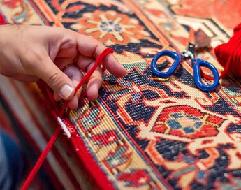 خدمات تخصصی و حرفه ای رفوی فرش در قالیشویی دزاشیب